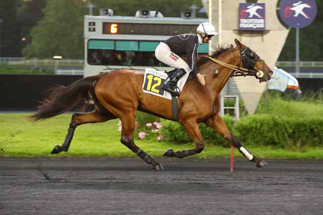 Photo d'arrivée de la course pmu PRIX TRACE TV (PRIX KAITAIN) à PARIS-VINCENNES le Vendredi 7 juin 2024