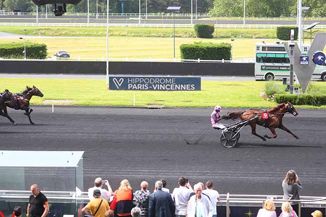 Photo d'arrivée de la course pmu PRIX CHAMBON P à PARIS-VINCENNES le Samedi 8 juin 2024