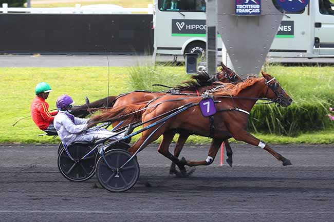 Photo d'arrivée de la course pmu PRIX GUY LE GONIDEC à PARIS-VINCENNES le Samedi 8 juin 2024