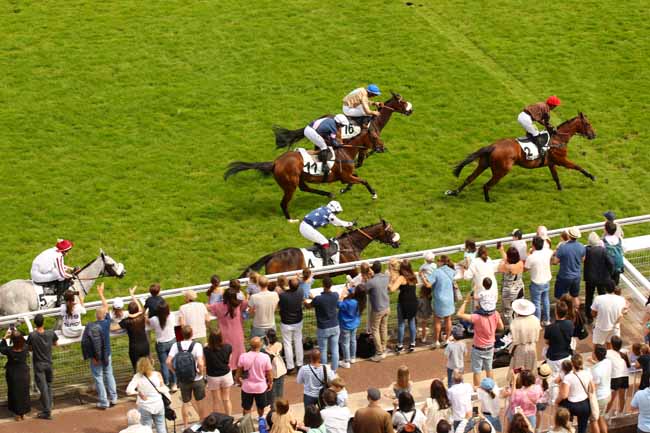 Photo d'arrivée de la course pmu PRIX HARDATIT à AUTEUIL le Samedi 8 juin 2024