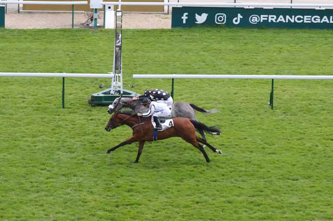 Photo d'arrivée de la course pmu PRIX MELISANDE à LONGCHAMP le Dimanche 9 juin 2024