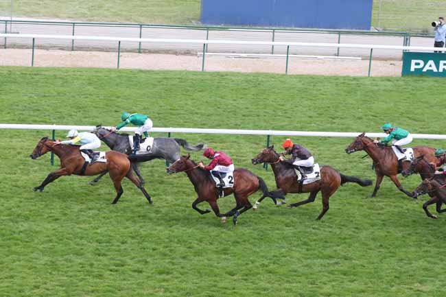 Photo d'arrivée de la course pmu PRIX PAUL DE MOUSSAC à LONGCHAMP le Dimanche 9 juin 2024