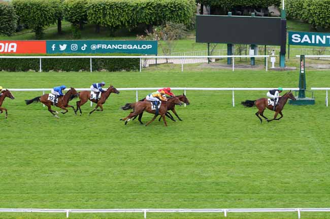 Photo d'arrivée de la course pmu PRIX GAZALA à SAINT CLOUD le Mardi 11 juin 2024
