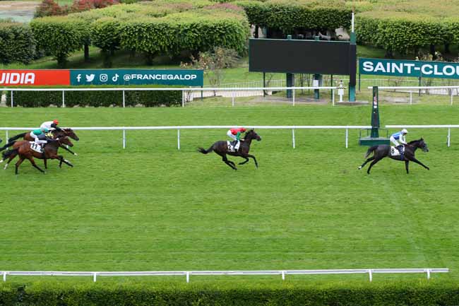 Photo d'arrivée de la course pmu PRIX YOUTH à SAINT CLOUD le Mardi 11 juin 2024