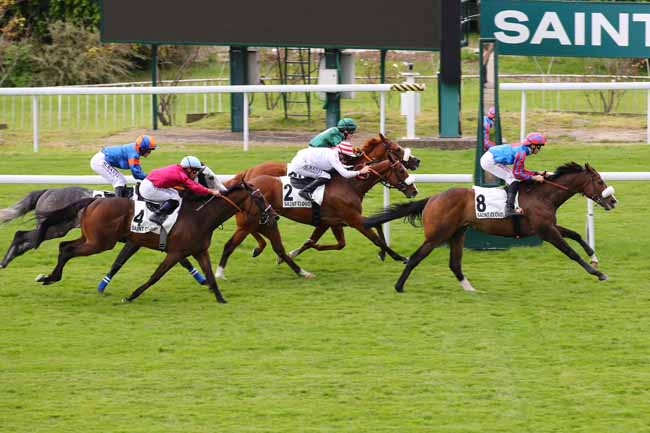 Photo d'arrivée de la course pmu PRIX DE TRIE-CHATEAU à SAINT CLOUD le Mardi 11 juin 2024