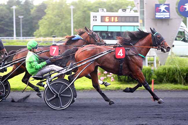 Photo d'arrivée de la course pmu PRIX CIRCE à PARIS-VINCENNES le Mardi 11 juin 2024