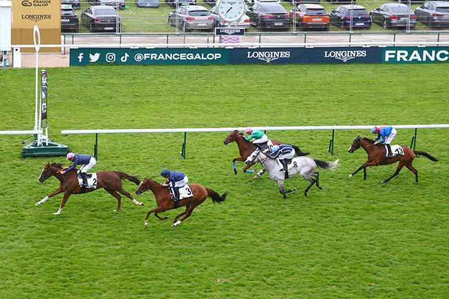 Photo d'arrivée de la course pmu PRIX DE LA PORTE DES LIONS à LONGCHAMP le Jeudi 13 juin 2024