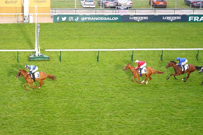 Photo d'arrivée de la course pmu PRIX DE L'ECOLE MILITAIRE à LONGCHAMP le Jeudi 13 juin 2024