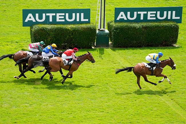 Photo d'arrivée de la course pmu PRIX AL CAPONE II à AUTEUIL le Samedi 15 juin 2024
