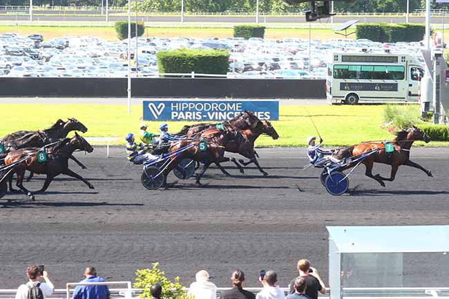 Photo d'arrivée de la course pmu PRIX RENE BALLIERE à PARIS-VINCENNES le Dimanche 23 juin 2024