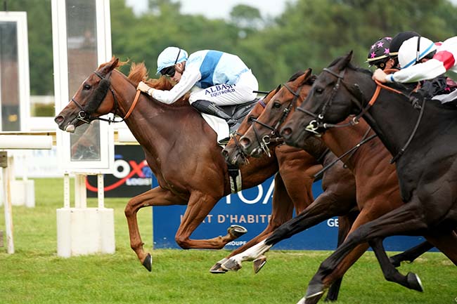 Photo d'arrivée de la course pmu PRIX LA CLEF IMMOBILIER à LA TESTE DE BUCH le Jeudi 27 juin 2024