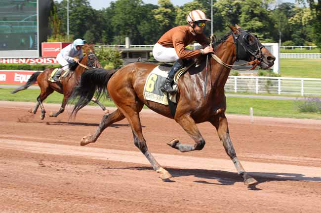 Photo d'arrivée de la course pmu PRIX DE LA PLACE VENDOME à ENGHIEN le Jeudi 27 juin 2024