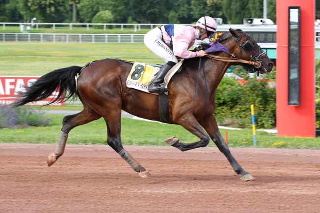 Photo d'arrivée de la course pmu PRIX DE LA PLACE CHOPIN à ENGHIEN le Jeudi 27 juin 2024