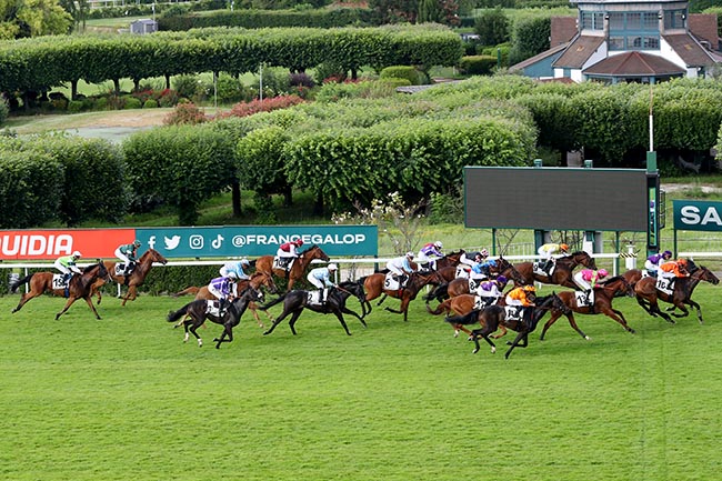 Photo d'arrivée de la course pmu PRIX DES ETANGS DE SAINT-QUENTIN à SAINT CLOUD le Dimanche 30 juin 2024