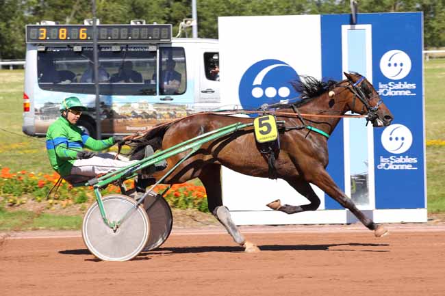 Photo d'arrivée de la course pmu PRIX DE LA REGION DES PAYS DE LOIRE à LES SABLES D'OLONNE le Lundi 8 juillet 2024