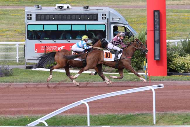 Photo d'arrivée de la course pmu PRIX JEAN-PAUL FAIRAND à ENGHIEN le Mercredi 10 juillet 2024