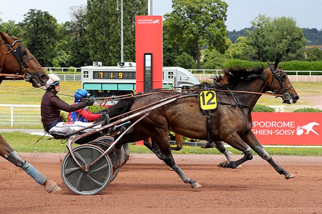 Photo d'arrivée de la course pmu PRIX DU PALAIS DE CHAILLOT à ENGHIEN le Samedi 13 juillet 2024