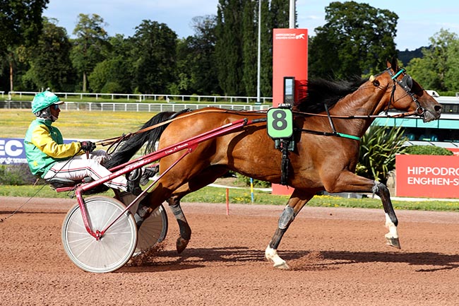 Photo d'arrivée de la course pmu PRIX DE ROMAINVILLE à ENGHIEN le Samedi 13 juillet 2024