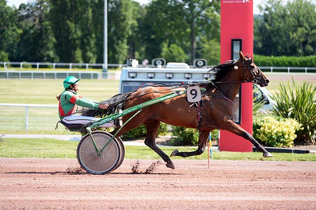 Photo d'arrivée de la course pmu PRIX DE LA GARE DU NORD à ENGHIEN le Mercredi 17 juillet 2024