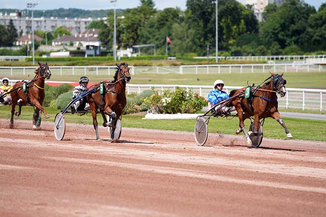 Photo d'arrivée de la course pmu PRIX DE LA PLACE RODIN à ENGHIEN le Mercredi 17 juillet 2024