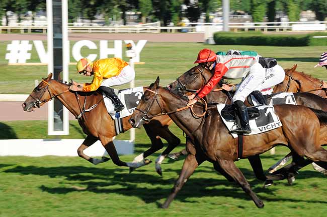 Photo d'arrivée de la course pmu PRIX DE LA FORET DE MUNET à VICHY le Jeudi 18 juillet 2024