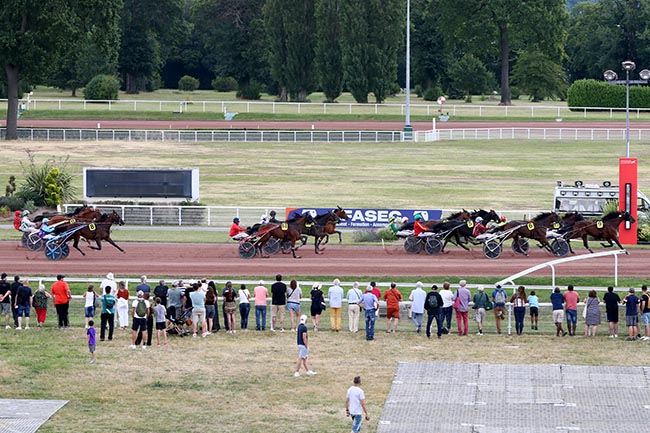 Photo d'arrivée de la course pmu PRIX DE MILAN à ENGHIEN le Samedi 20 juillet 2024
