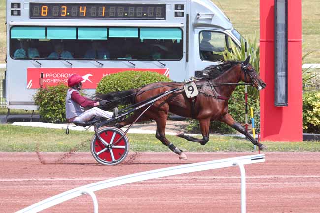 Photo d'arrivée de la course pmu PRIX DE LA PORTE DE CHOISY à ENGHIEN le Mercredi 24 juillet 2024