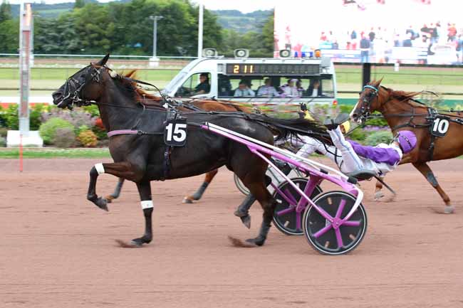 Photo d'arrivée de la course pmu PRIX HENRI BALLIERE à CABOURG le Vendredi 26 juillet 2024