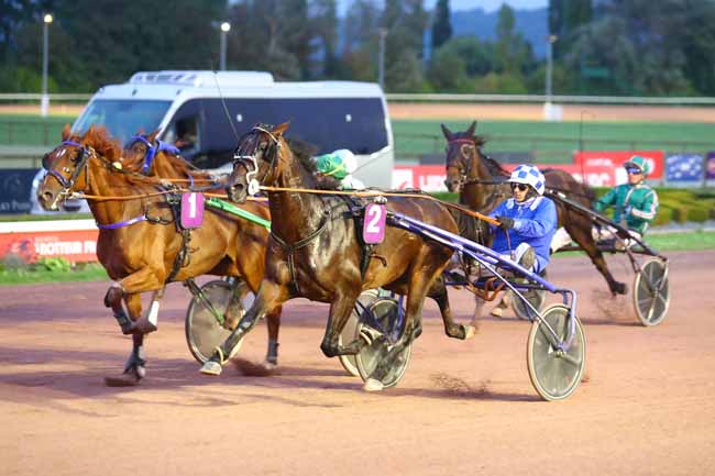 Photo d'arrivée de la course pmu PRIX DES ERINES à CABOURG le Vendredi 26 juillet 2024