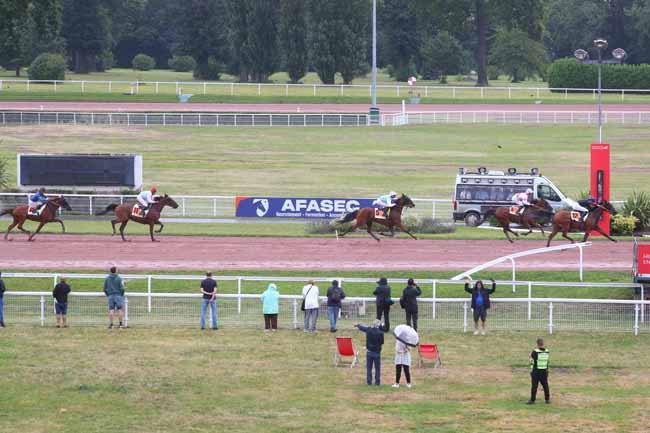 Photo d'arrivée de la course pmu PRIX DE LA PLACE D'ITALIE à ENGHIEN le Samedi 27 juillet 2024