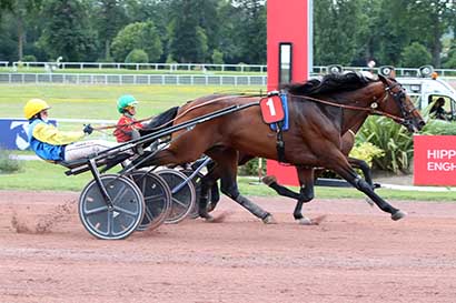 Photo d'arrivée de la course pmu PRIX D'UZES à ENGHIEN le Samedi 3 août 2024