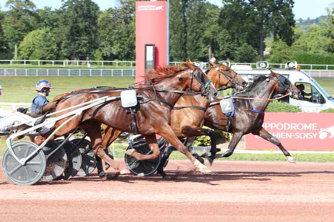 Photo d'arrivée de la course pmu PRIX DE LA PLACE DENFERT-ROCHEREAU à ENGHIEN le Jeudi 8 août 2024