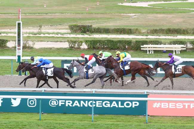 Photo d'arrivée de la course pmu PRIX DE LA FEDERATION DES ELEVEURS DU GALOP (PRIX DE LA VILLA MONET) à DEAUVILLE le Jeudi 8 août 2024