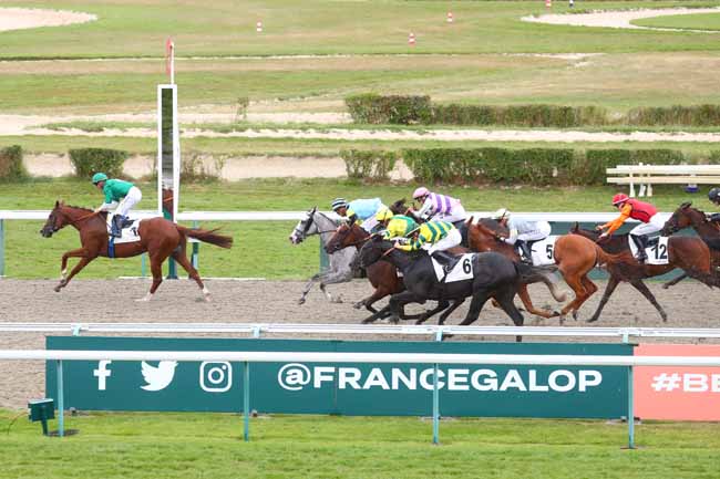 Photo d'arrivée de la course pmu PRIX CAVALASSUR (PRIX DE LA CORNICHE) à DEAUVILLE le Jeudi 8 août 2024
