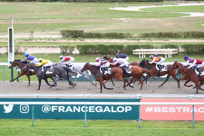 Photo d'arrivée de la course pmu PRIX DE L'ASSOCIATION DES JOCKEYS (PRIX DE BOUQUETOT) à DEAUVILLE le Jeudi 8 août 2024
