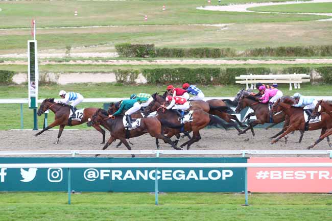 Photo d'arrivée de la course pmu PRIX DE CLARBEC (PRIX NORMANDY HORSE MEET'UP) à DEAUVILLE le Jeudi 8 août 2024