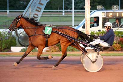 Photo d'arrivée de la course pmu PRIX DES DAUPHINELLES à CABOURG le Vendredi 9 août 2024