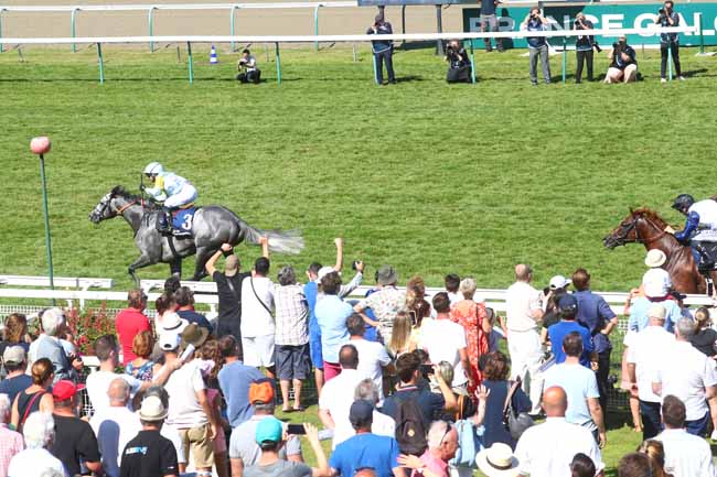 Photo d'arrivée de la course pmu PRIX DU HARAS DE FRESNAY-LE-BUFFARD JACQUES LE MAROIS à DEAUVILLE le Dimanche 11 août 2024