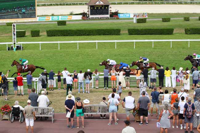 Photo d'arrivée de la course pmu PRIX ROUEN TATTOO FESTIVAL (PRIX KENMARE) à CLAIREFONTAINE le Lundi 12 août 2024