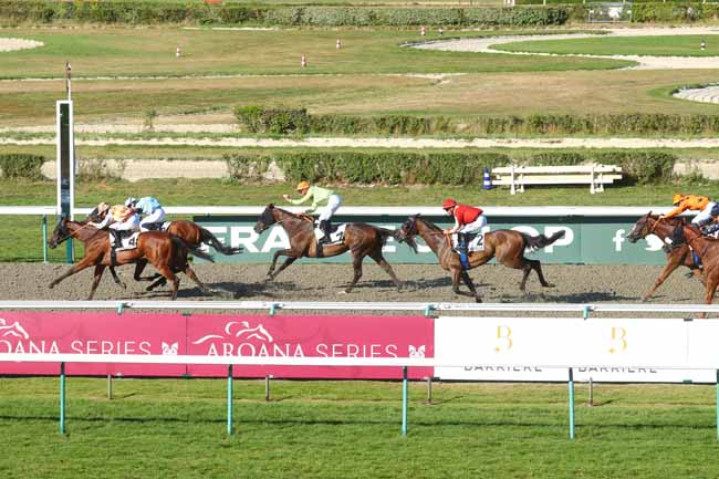 Photo d'arrivée de la course pmu PRIX DU CANAL DE TANCARVILLE à DEAUVILLE le Jeudi 15 août 2024