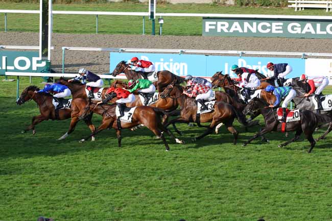Photo d'arrivée de la course pmu PRIX DU CHATEAU D'ETELAN à DEAUVILLE le Samedi 17 août 2024