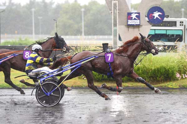 Photo d'arrivée de la course pmu PRIX ABEL BASSIGNY - CRITERIUM 3 ANS Q2 à PARIS-VINCENNES le Samedi 17 août 2024