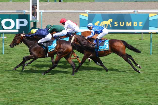Photo d'arrivée de la course pmu SUMBE PRIX JEAN ROMANET à DEAUVILLE le Dimanche 18 août 2024