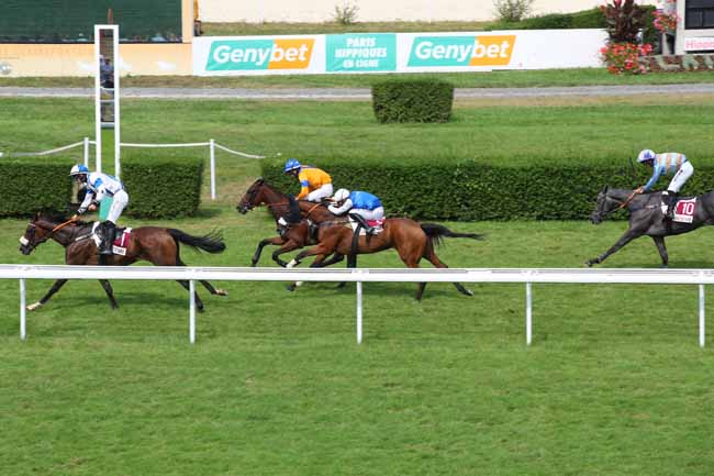 Photo d'arrivée de la course pmu PRIX 50E ANNIVERSAIRE DU FESTIVAL DU CINE.AMERICAIN DE DEAUVILLE (PRIX DE LA RISLE) à CLAIREFONTAINE le Lundi 19 août 2024