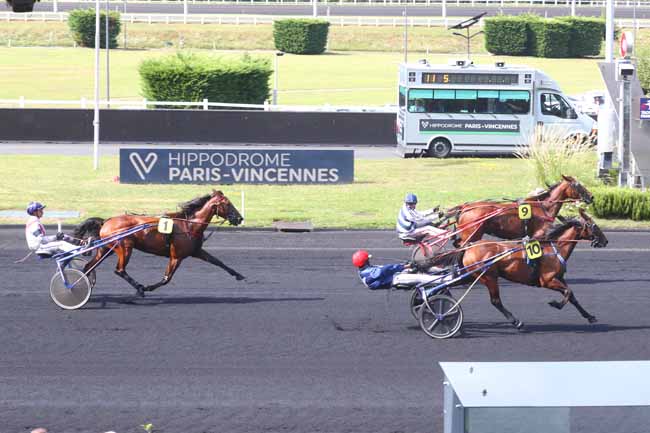 Photo d'arrivée de la course pmu PRIX D'AURILLAC à PARIS-VINCENNES le Mercredi 21 août 2024