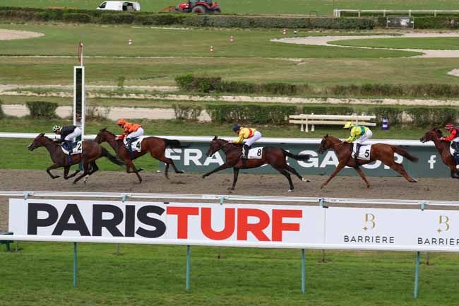 Photo d'arrivée de la course pmu PRIX DU CHEVAL DE SPECTACLE (PRIX D'ARGENTAN) à DEAUVILLE le Jeudi 22 août 2024