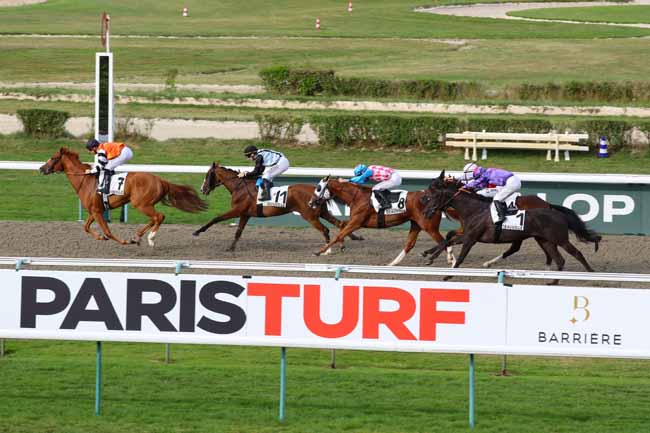 Photo d'arrivée de la course pmu PRIX DU CHEVAL DE HORSE-BALL (PRIX DE LA HETRAIE) à DEAUVILLE le Jeudi 22 août 2024