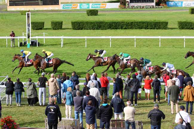 Photo d'arrivée de la course pmu PRIX DE LA COMPETITION (PRIX DE CLOTURE) à CLAIREFONTAINE le Samedi 24 août 2024