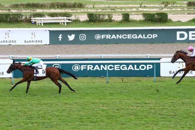 Photo d'arrivée de la course pmu LUCIEN BARRIERE GRAND PRIX DE DEAUVILLE à DEAUVILLE le Dimanche 25 août 2024