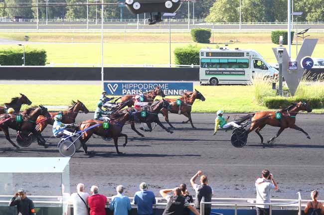 Photo d'arrivée de la course pmu PRIX DE DIJON à PARIS-VINCENNES le Lundi 26 août 2024